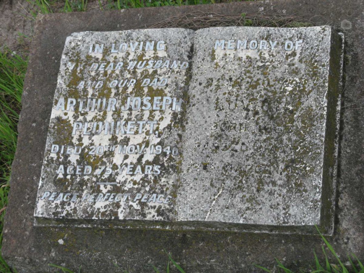 Arthur died 20 November 1940 aged 75 Years. The second persons dated are read as: Born in 1863 and died 12 March 1950.
