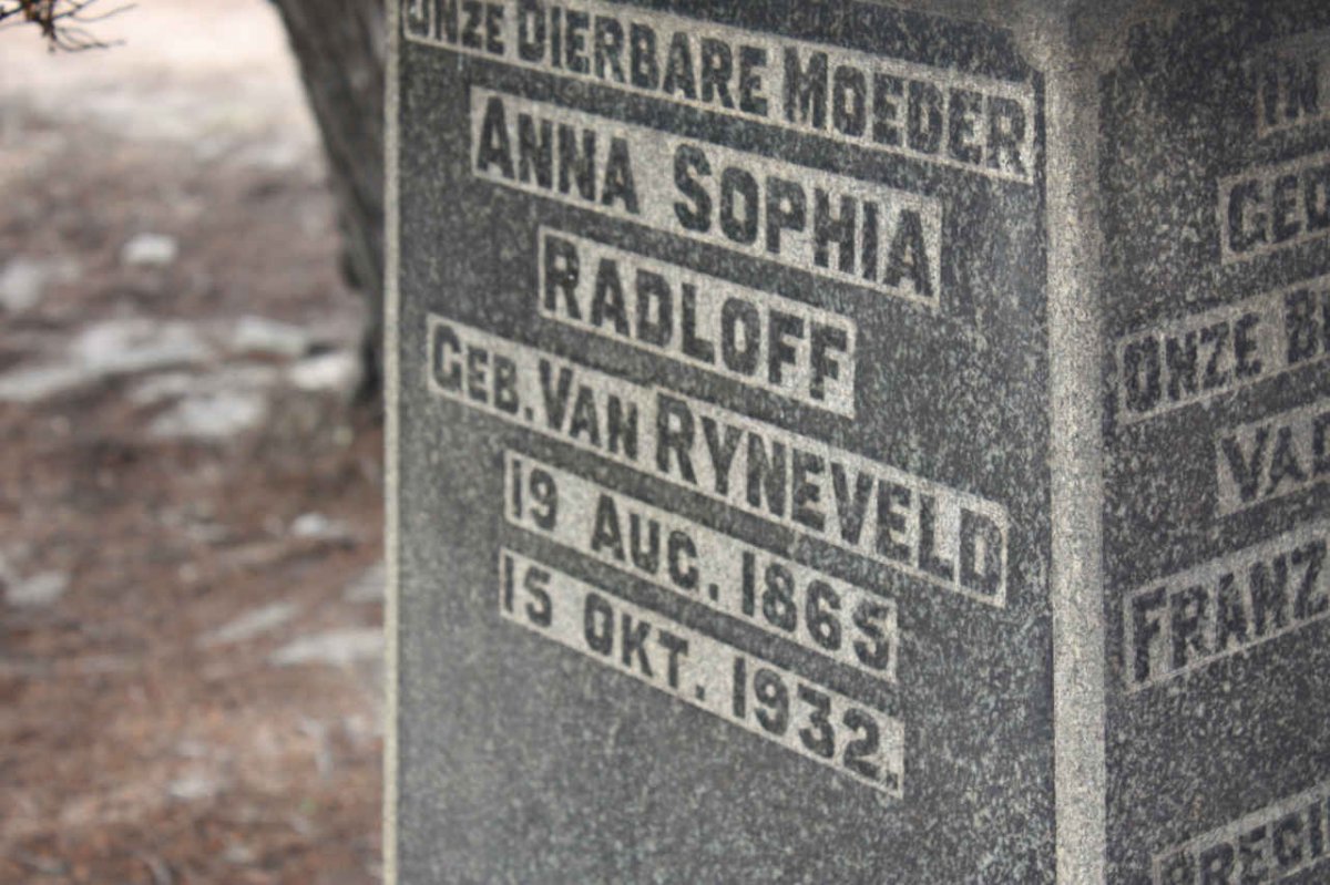 RADLOFF Anna Sophia nee VAN RYNEVELD 1865-1932