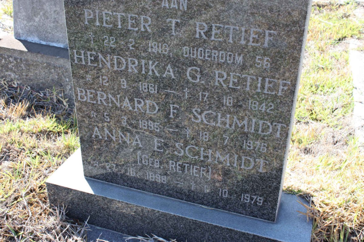 RETIEF Pieter T. -1913 &amp; Hendrika G. 1861-1942