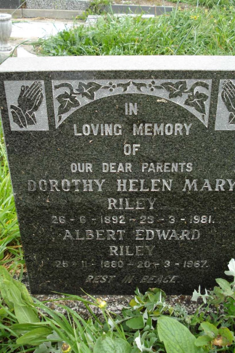 RILEY Albert Edward 1880-1967 &amp; Dorothy Helen Mary 1892-1981