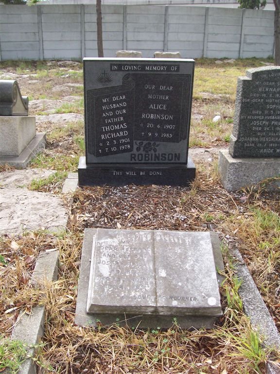 ROBINSON Thomas Richard 1901-1978 &amp; Alice 1907-1985 :: HOLMES Joseph Phillip -1964
