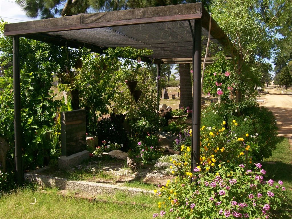 RUSSEL James Liddle 1917-1959 &amp; Jacoba Johanna M. 1917-1979 :: HUSKISSON Anna Christina 1886-1972