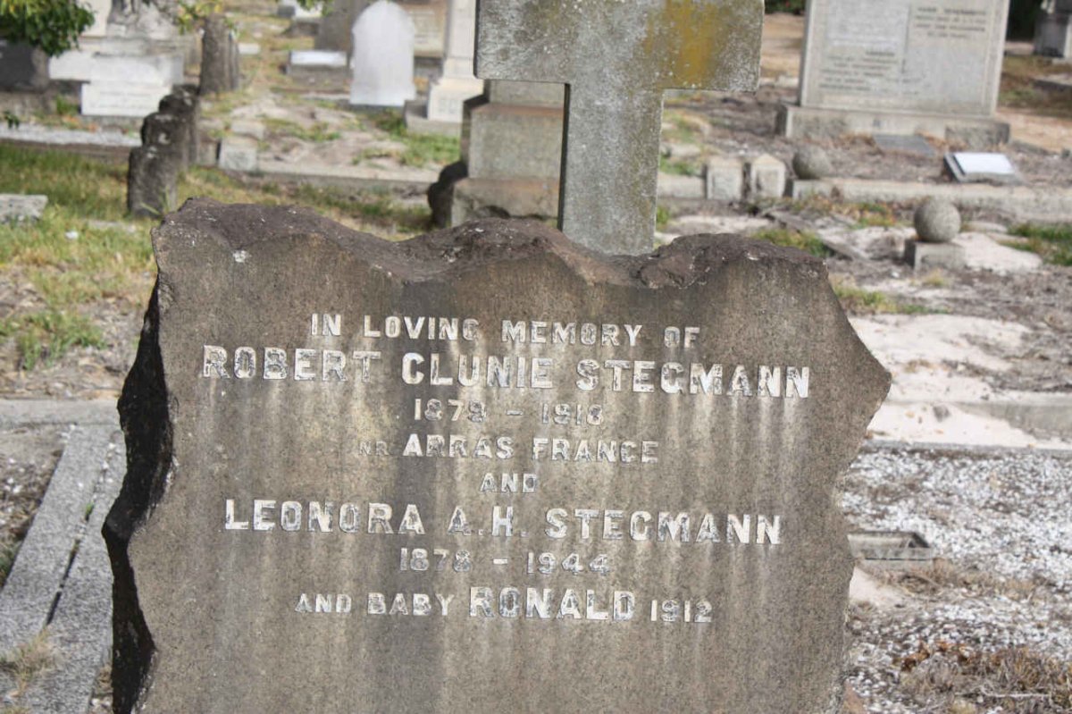 STEGMANN Robert Clunie 1879-1918 &amp; Leonora A.H. 1878-1944 :: STEGMANN Ronald -1912