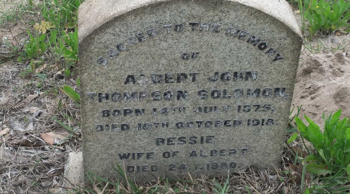 SOLOMON Albert John Thompson 1875-1918 &amp; Bessie -1980