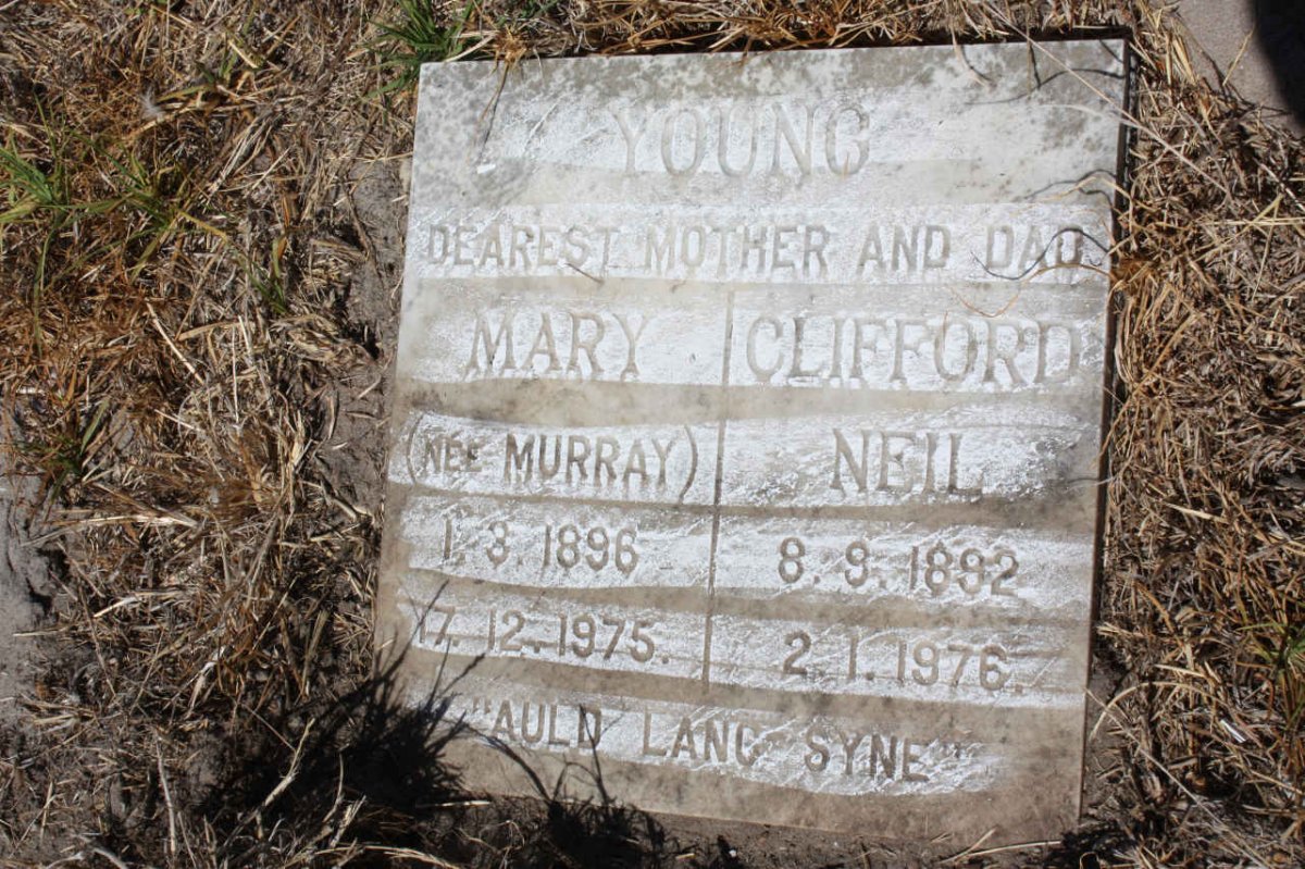 YOUNG Clifford Neil 1892-1976 &amp; Mary MURRAY 1896-1975