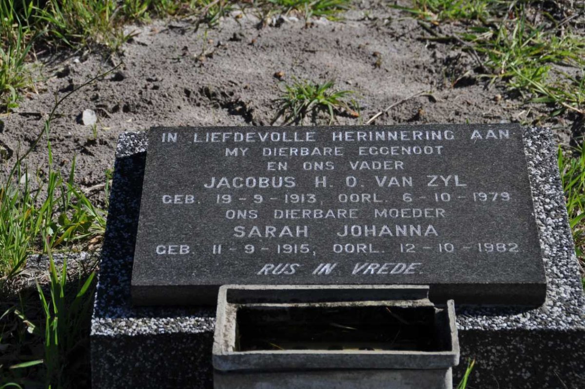 ZYL Jacobus H.O., van 1913-1979 &amp; Sarah Johanna 1915-1982