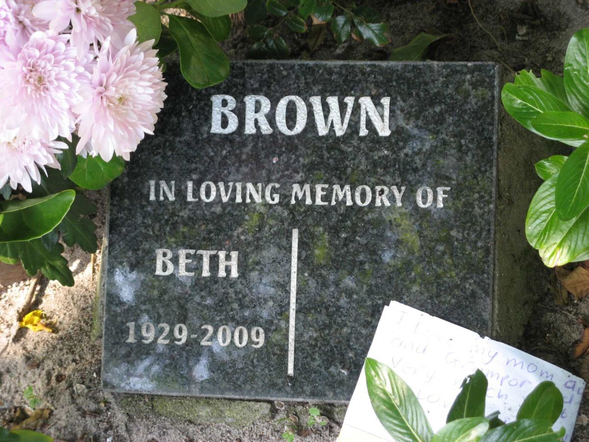 BROWN Beth 1929-2009