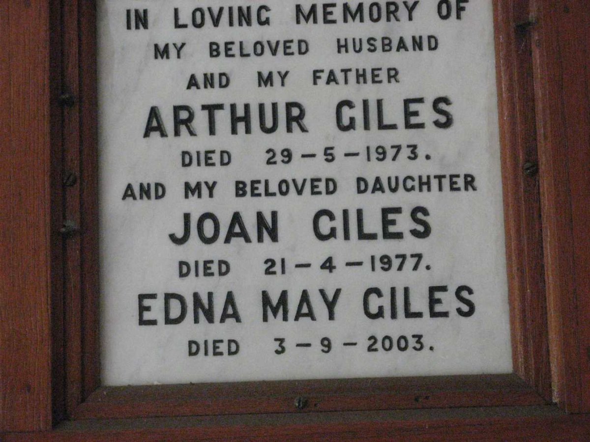 GILES Arthur -1973 :: GILES Joan -1977 :: GILES Edna May -2003