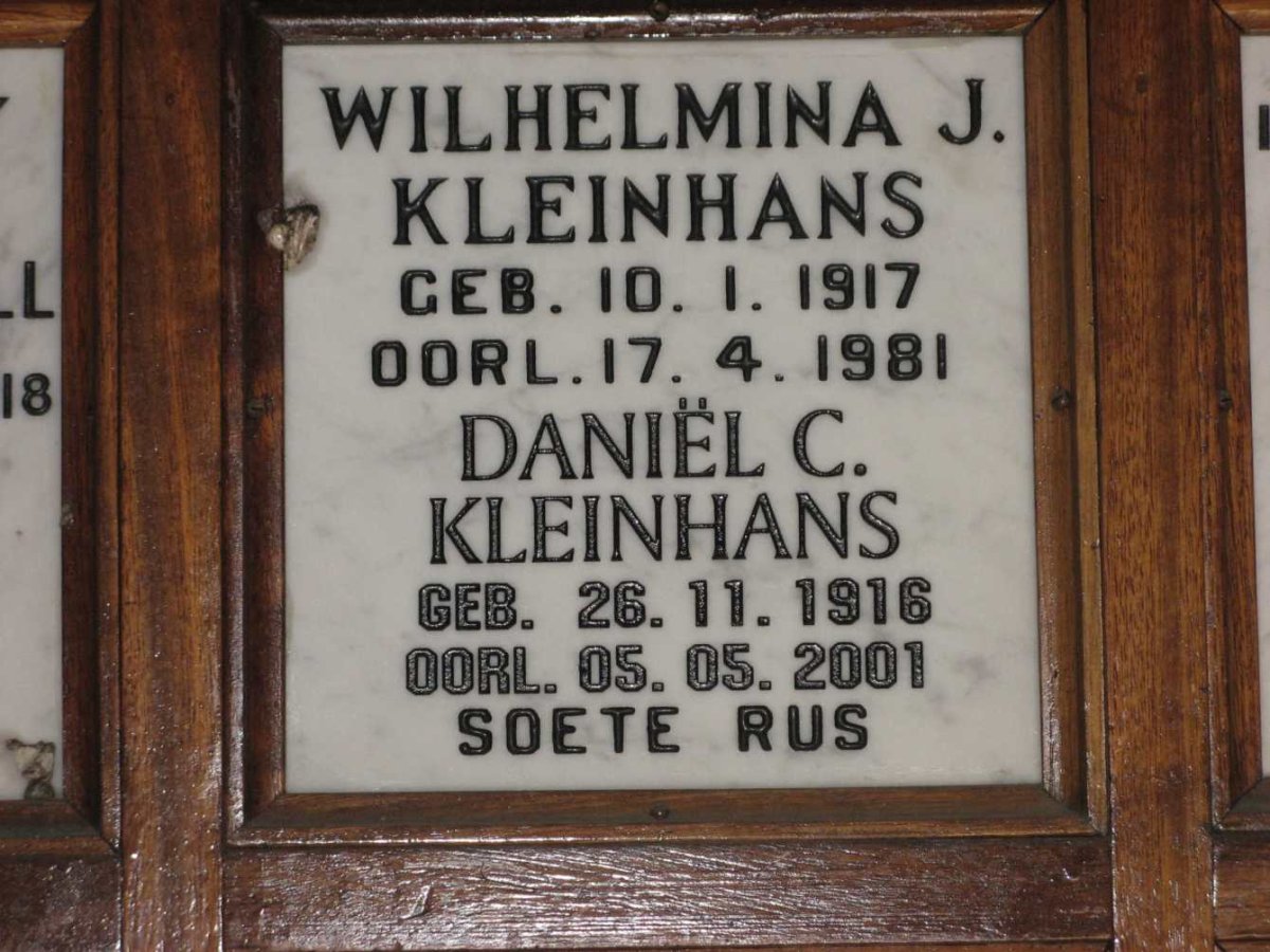 KLEINHANS Daniel C. 1916-2001 &amp; Wilhelmina J. 1917-1981
