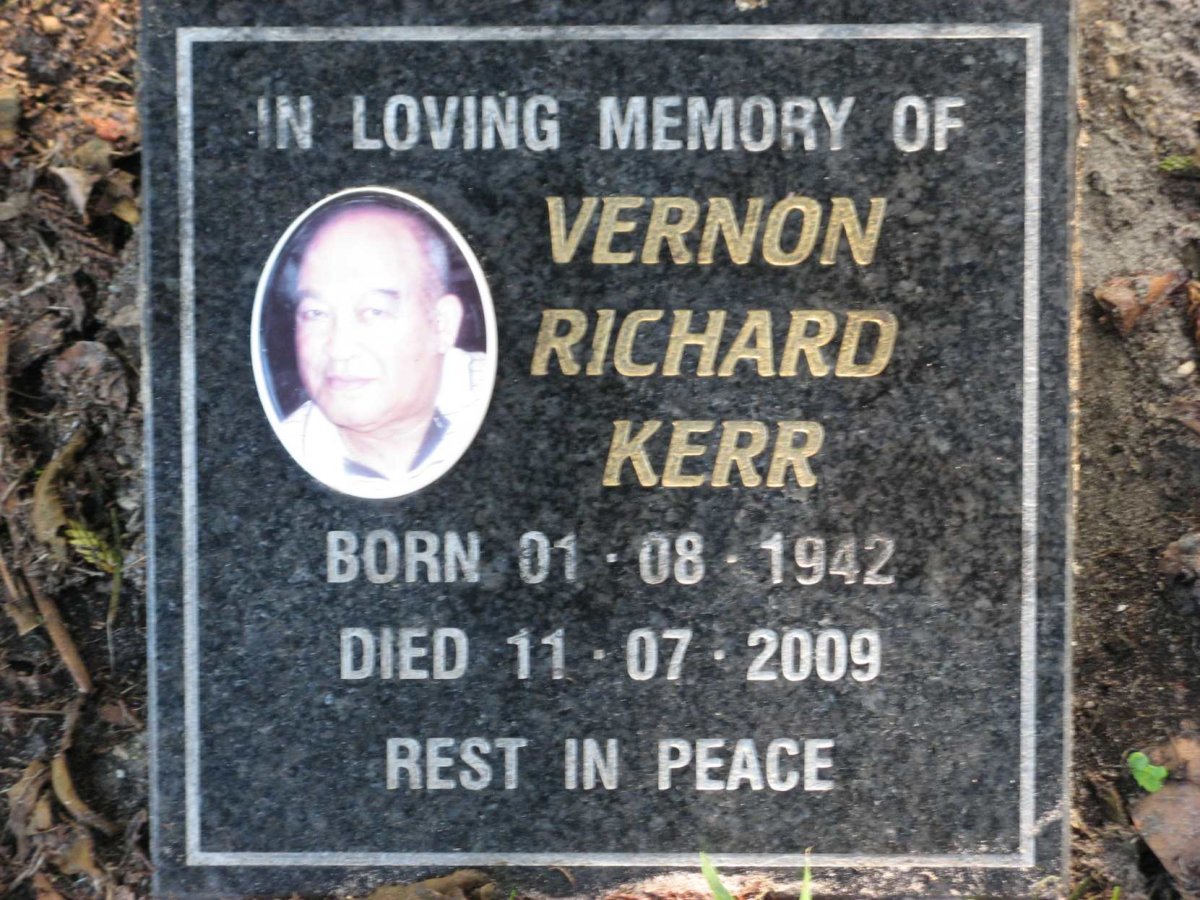 KERR Vernon Richard 1942-2009
