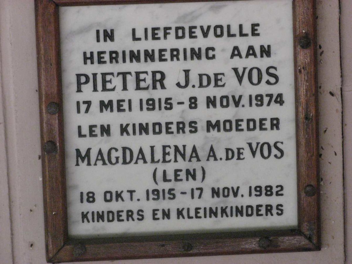 VOS Pieter J., de 1915-1974 &amp; Magdalena A. 1915-1982