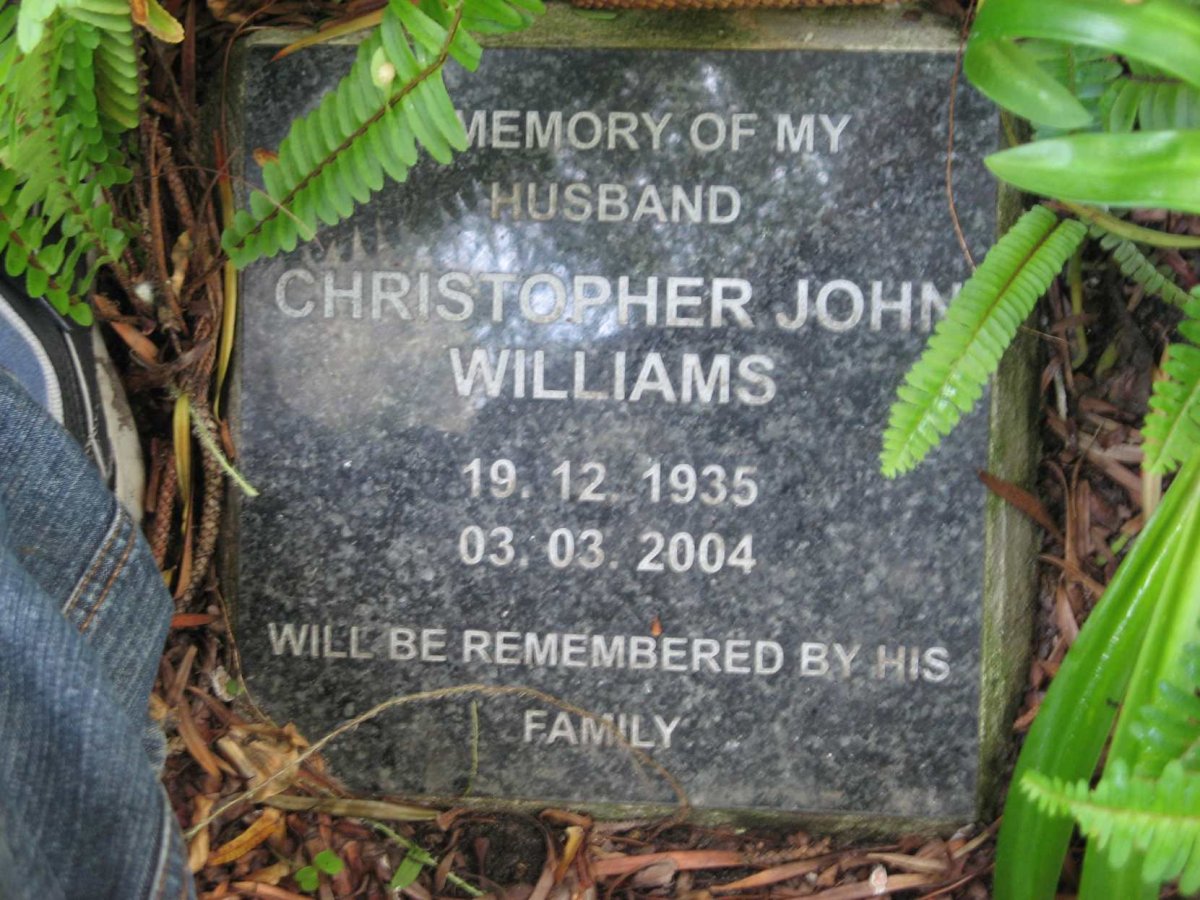 WILLIAMS Christopher John 1935-2004