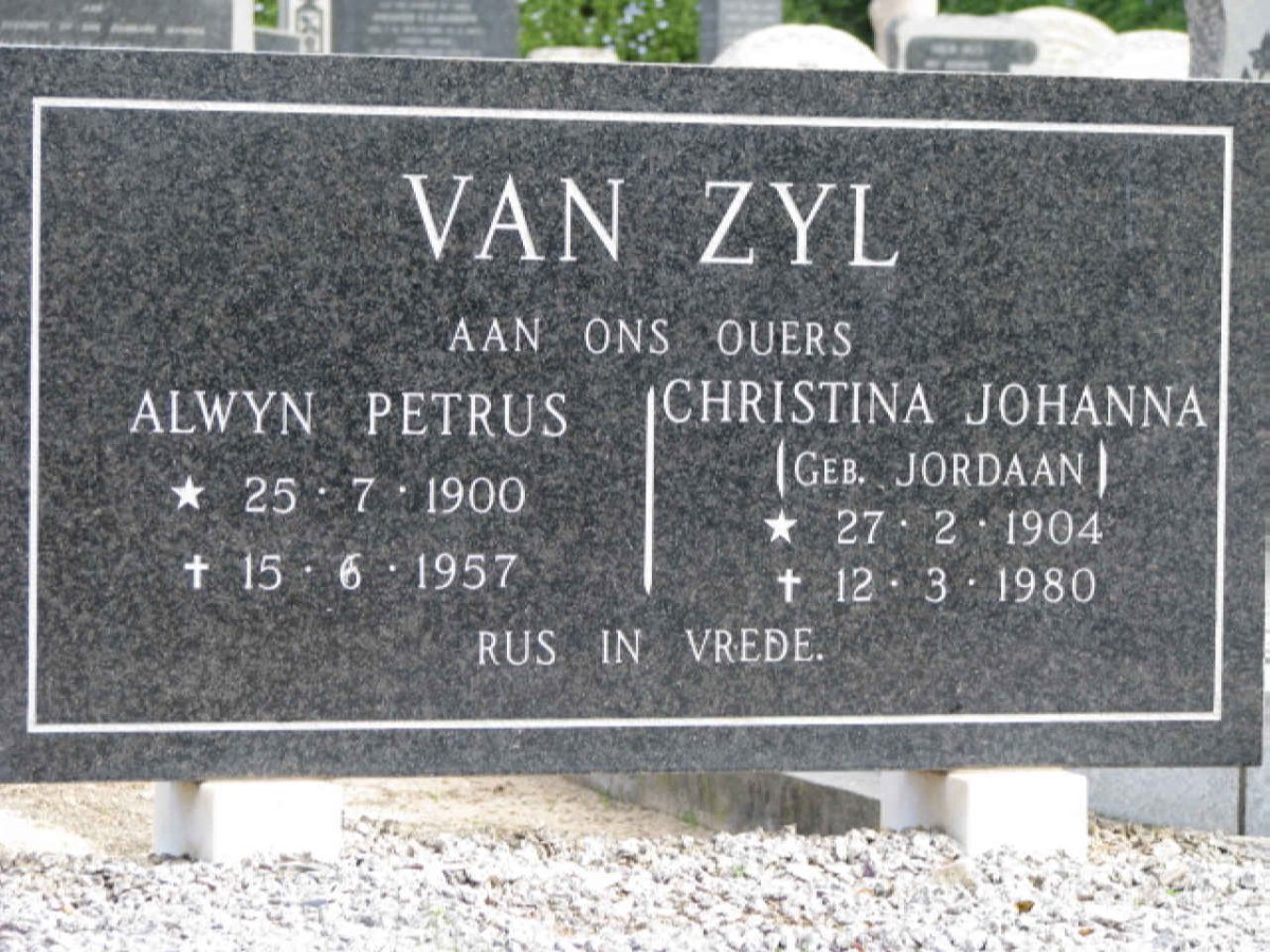 ZYL Alwyn Petrus, van 1900-1957 &amp; Christina Johanna JORDAAN 1904-1980