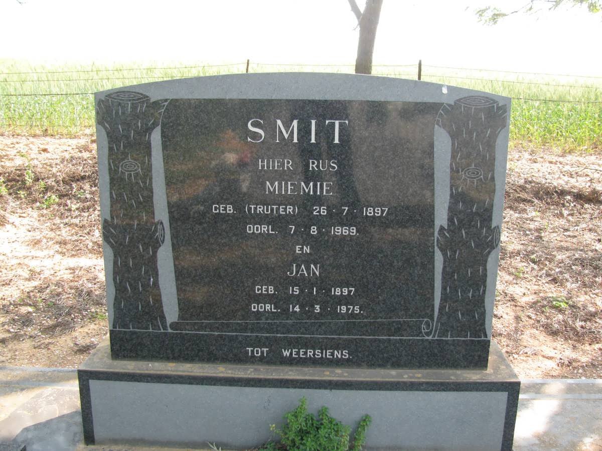 SMIT Jan 1897-1975 &amp; Miemie TRUTER 1897-1969