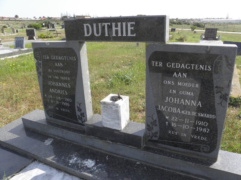 DUTHIE Johannes Andries 1910-1986 &amp; Johanna Jacoba DE SWARDT 1910-1987