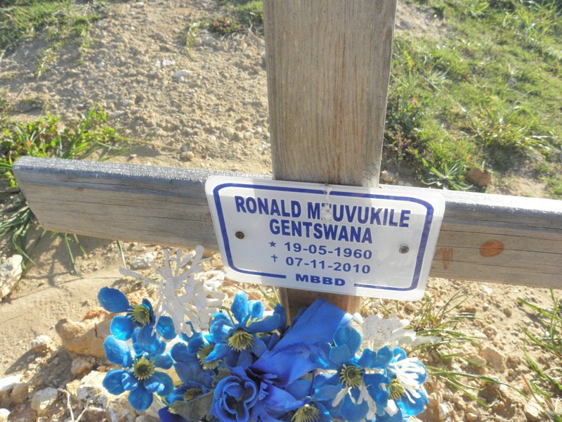 GENTSWANA Ronald Mzuvukile 1960-2010