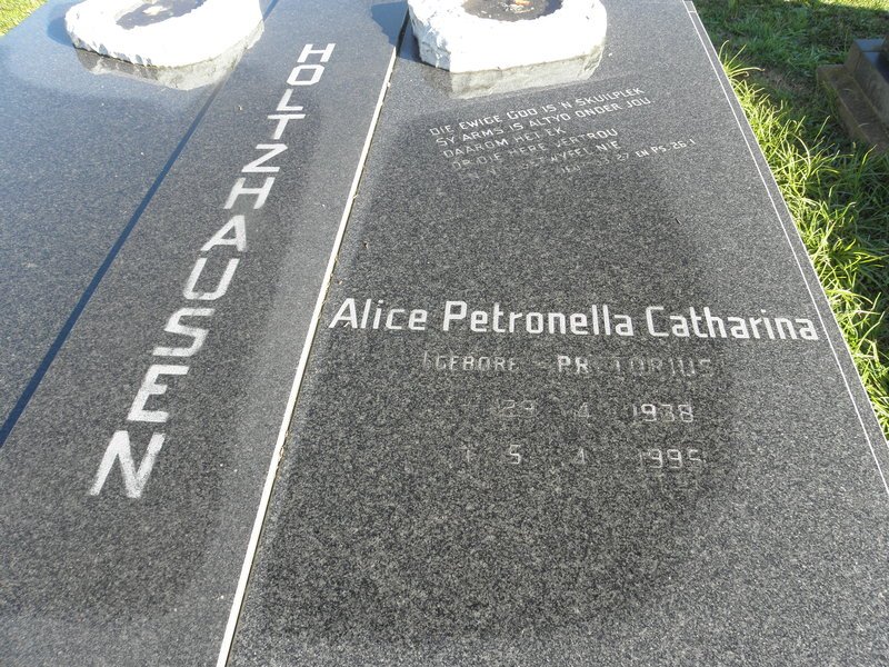 HOLTZHAUSEN Alice Petronella Catharina nee PRETORIUS 1938-1995