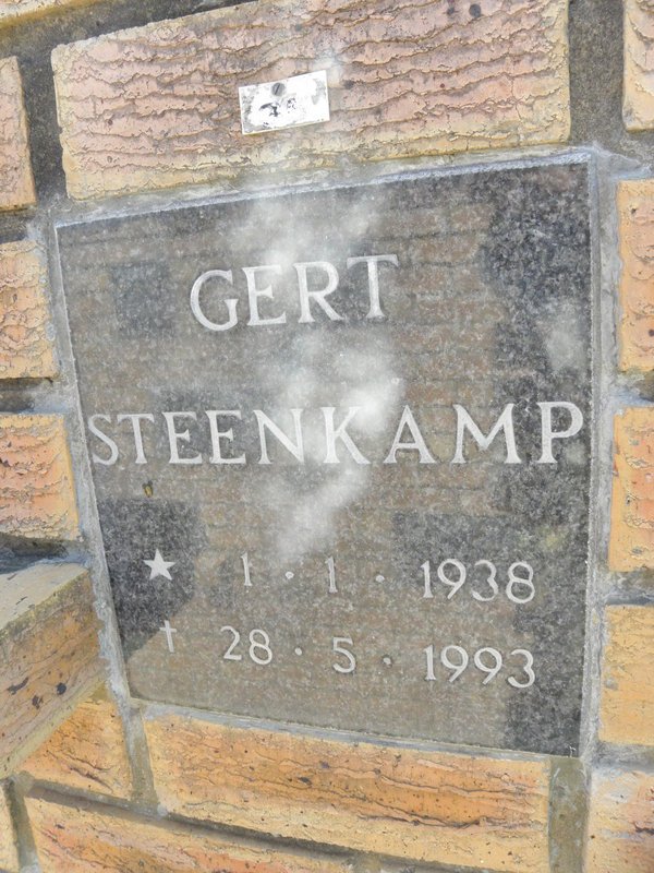 STEENKAMP Gert 1938-1993