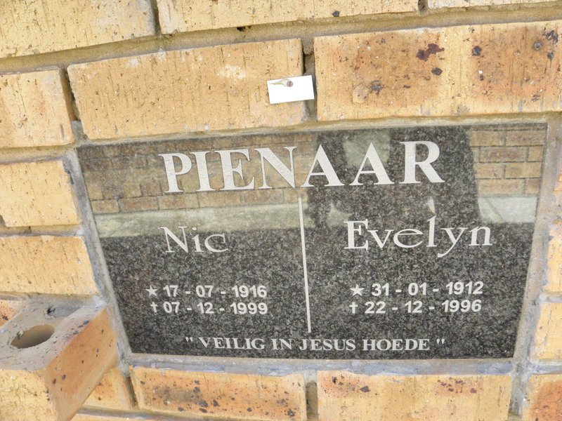 PIENAAR Nic 1916-1999 &amp; Evelyn 1912-1996