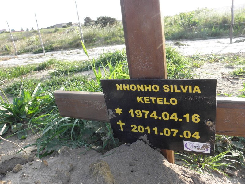 KETELO Nhomho Silvia 1974-2011