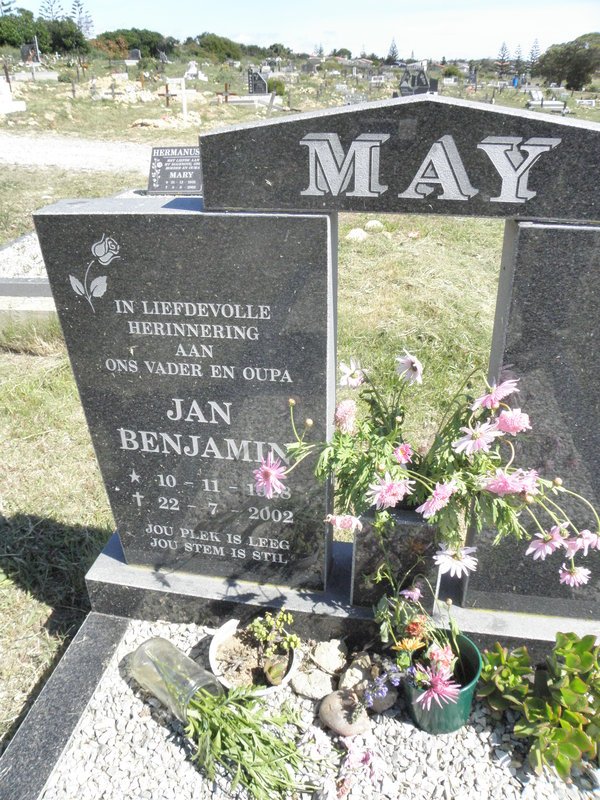 MAY Jan Benjamin 19?8-2002