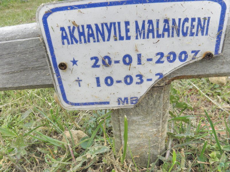 MALANGENI Akhanyile 2007-200?