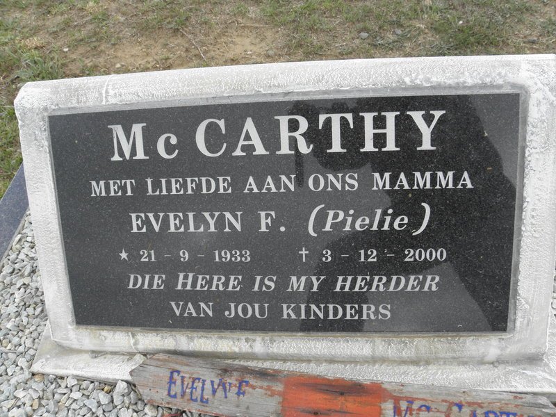 Mc CARTHY Evelyn F. 1933-2000
