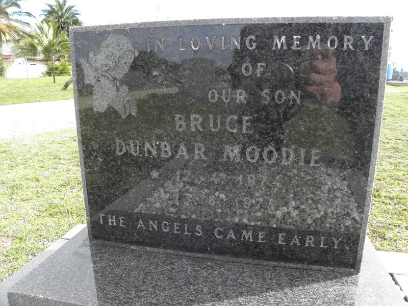 MOODIE Bruce Dunbar 1974-1975