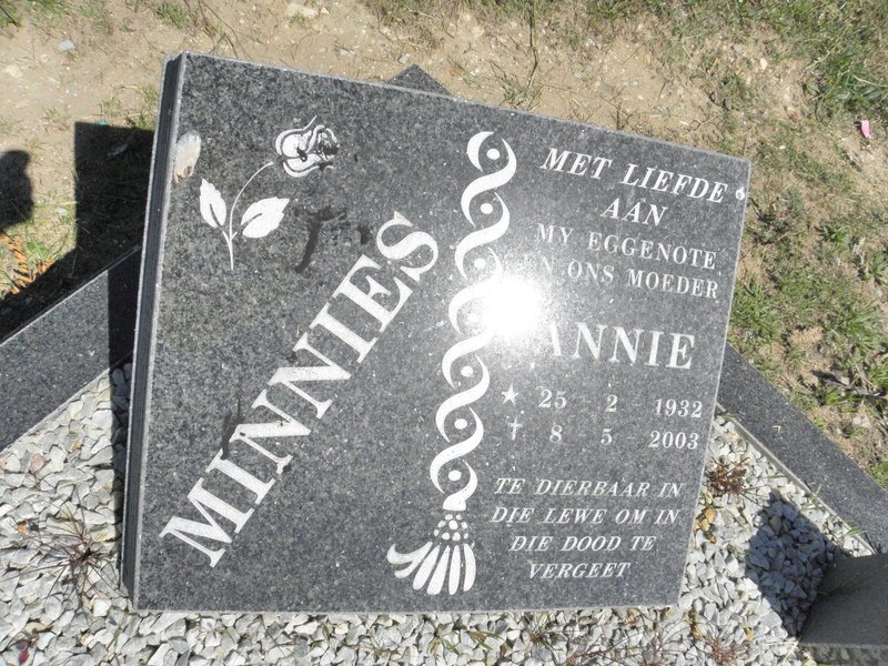 MINNIES Annie 1932-2003