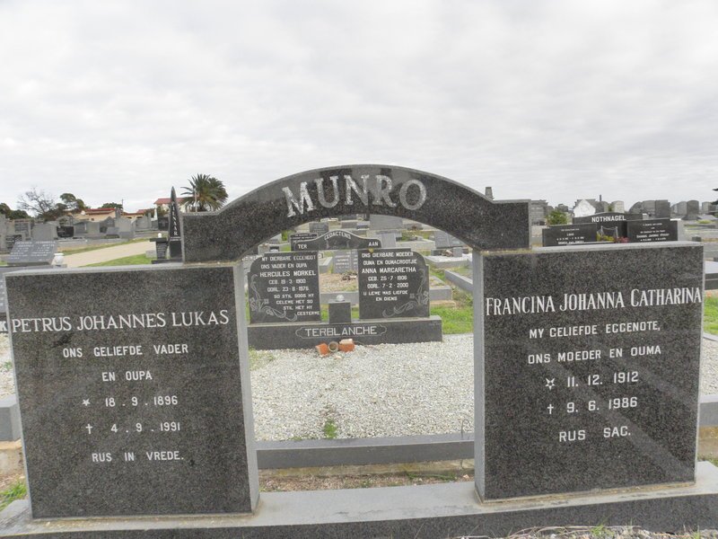 MUNRO Petrus Johannes Lukas 1896-1991 &amp; Francina Johanna Catharina 1912-1986