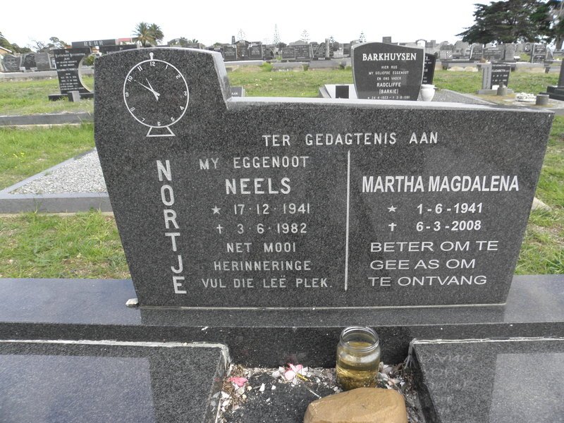 NORTJE Neels 1941-1982 &amp; Martha Magdalena 1941-2008