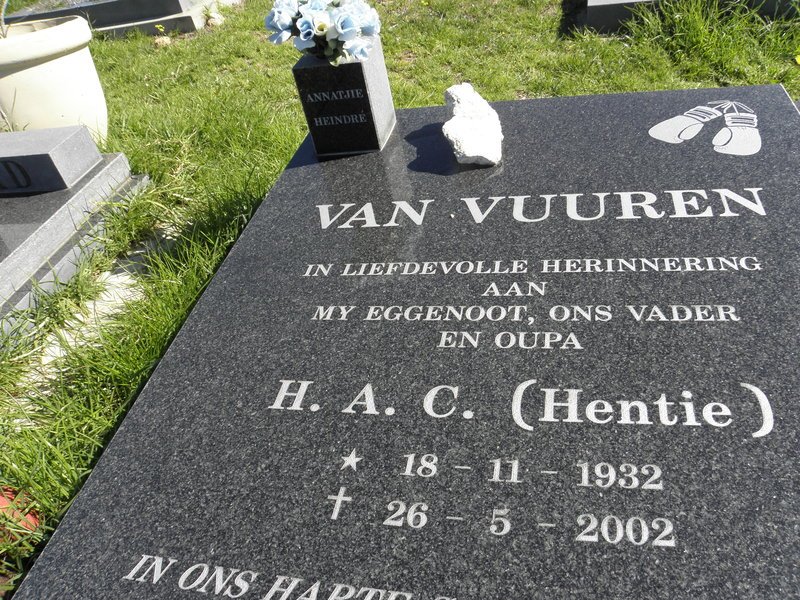 VUUREN H.A.C., van 1932-2002