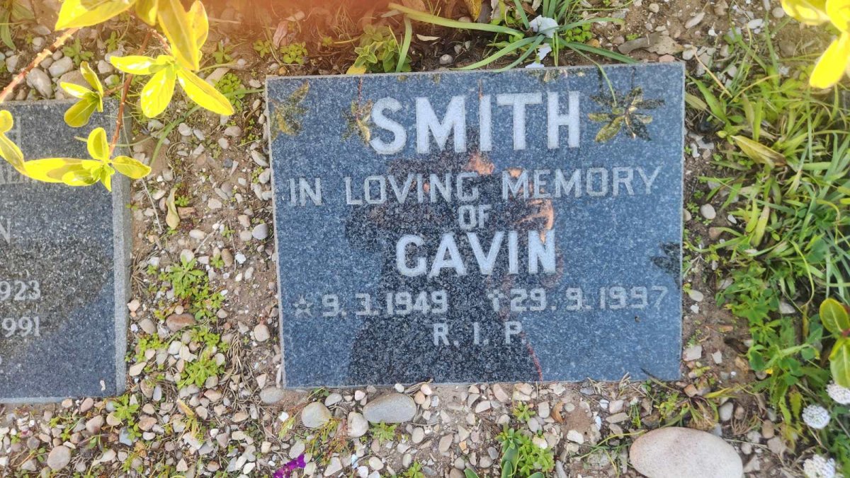 SMITH Gavin 1949-1997