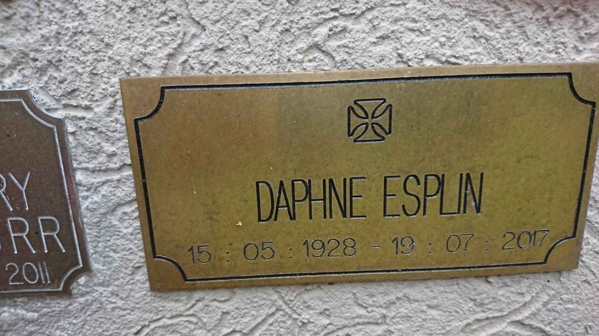 ESPLIN Daphne 1928-2017