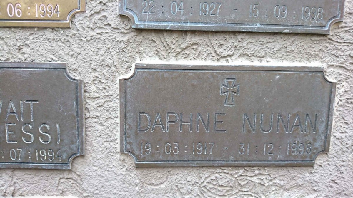 NUNAN Daphne 1917-1998