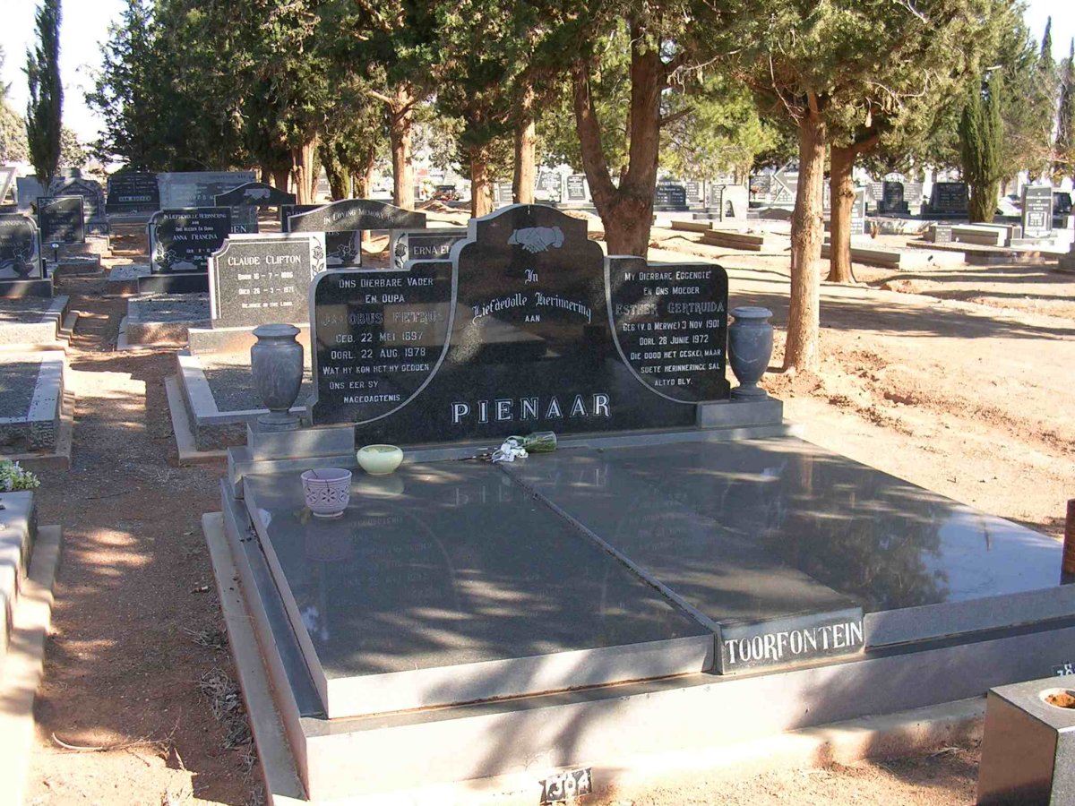 Pienaar JP en EG van Toorfontein