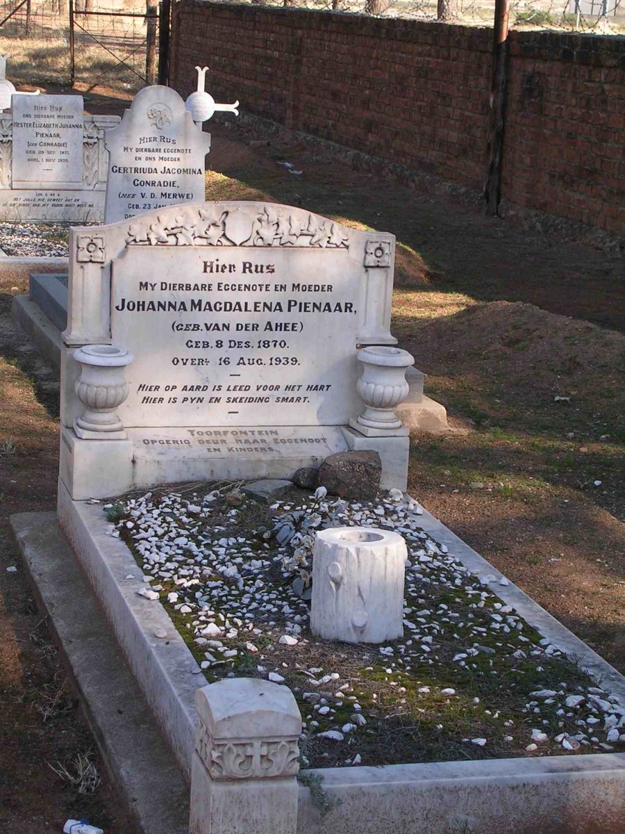 PIENAAR Johanna Magdalena nee VAN DER AHEE 1870-1939