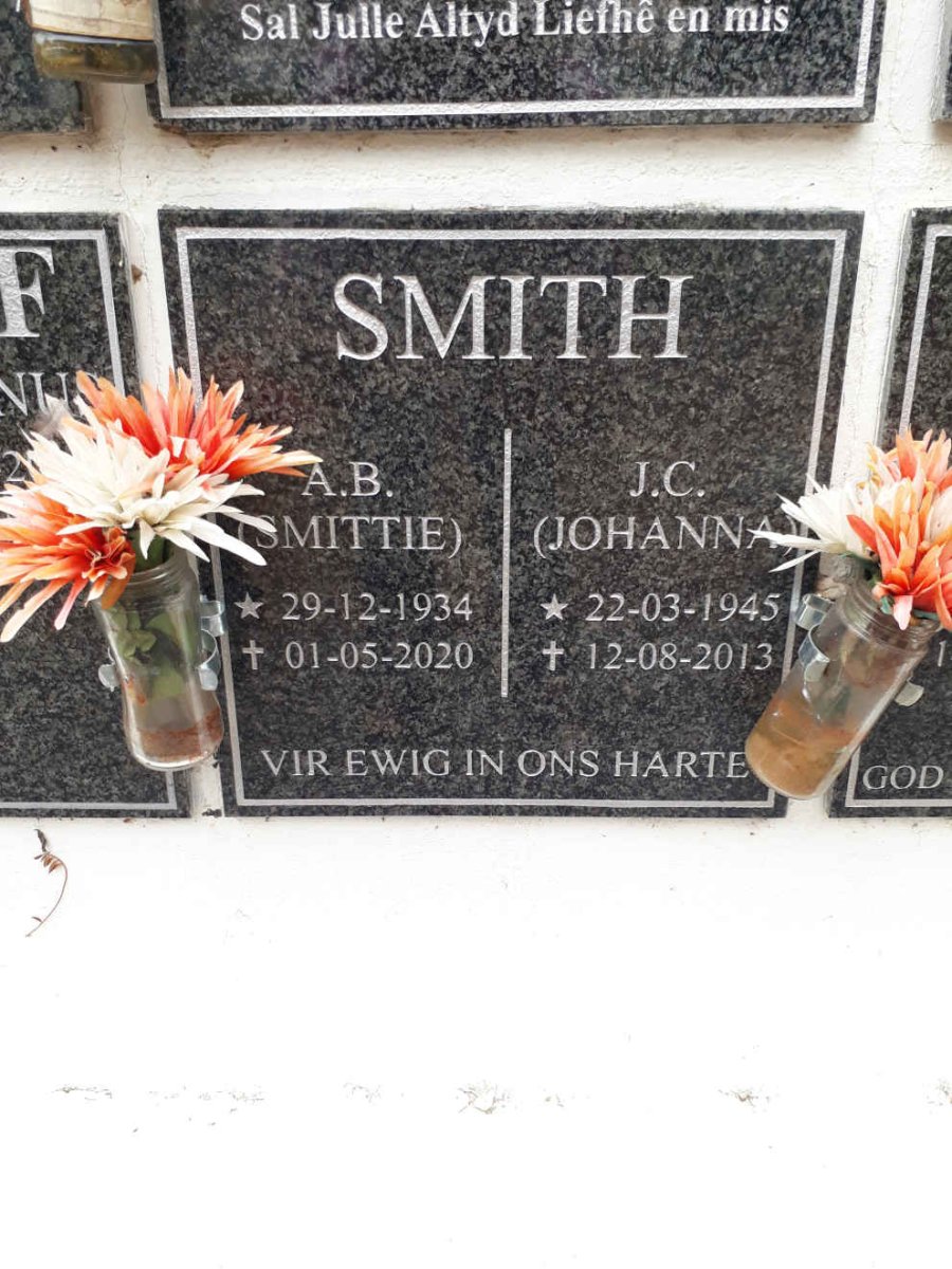 SMITH A.B. 1934-2020 &amp; J.C. 1945-2013
