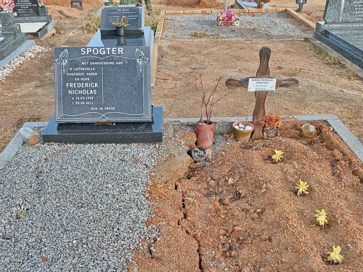SPOGTER Frederick Nicholas 1938-2011 &amp; Mavis Patricia 1942-2022