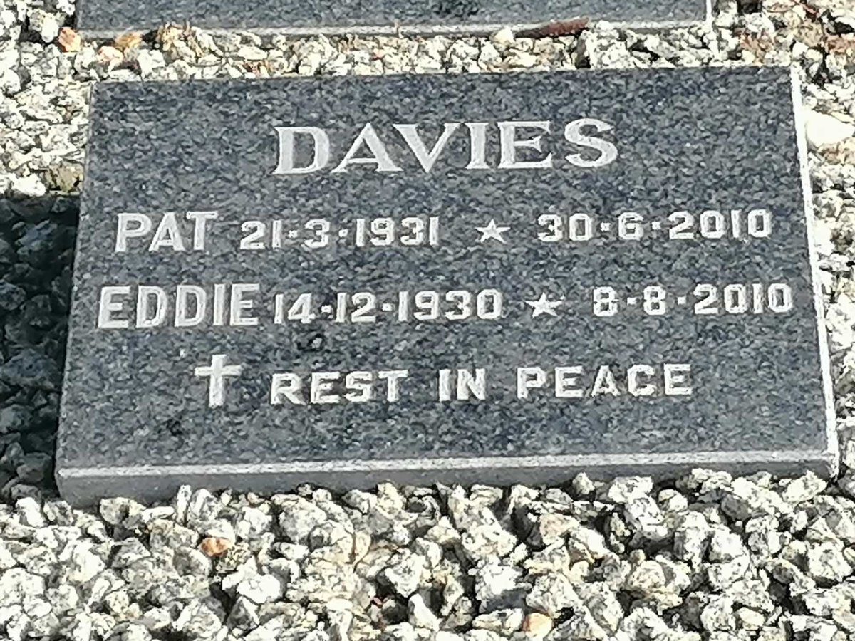 DAVIES Eddie 1930-2010 &amp; Pat 1931-2010