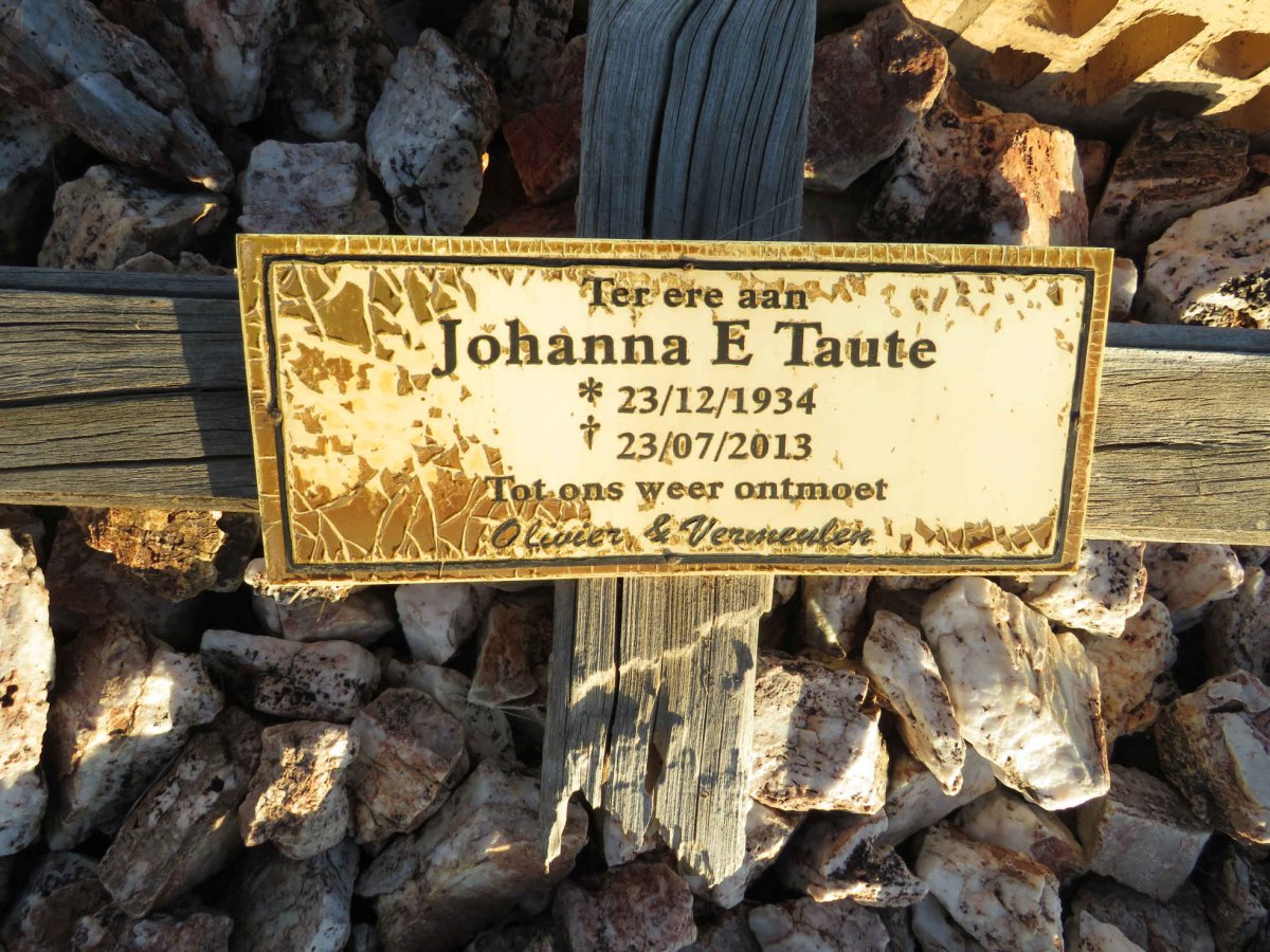 TAUTE Johanna E. 1934-2013