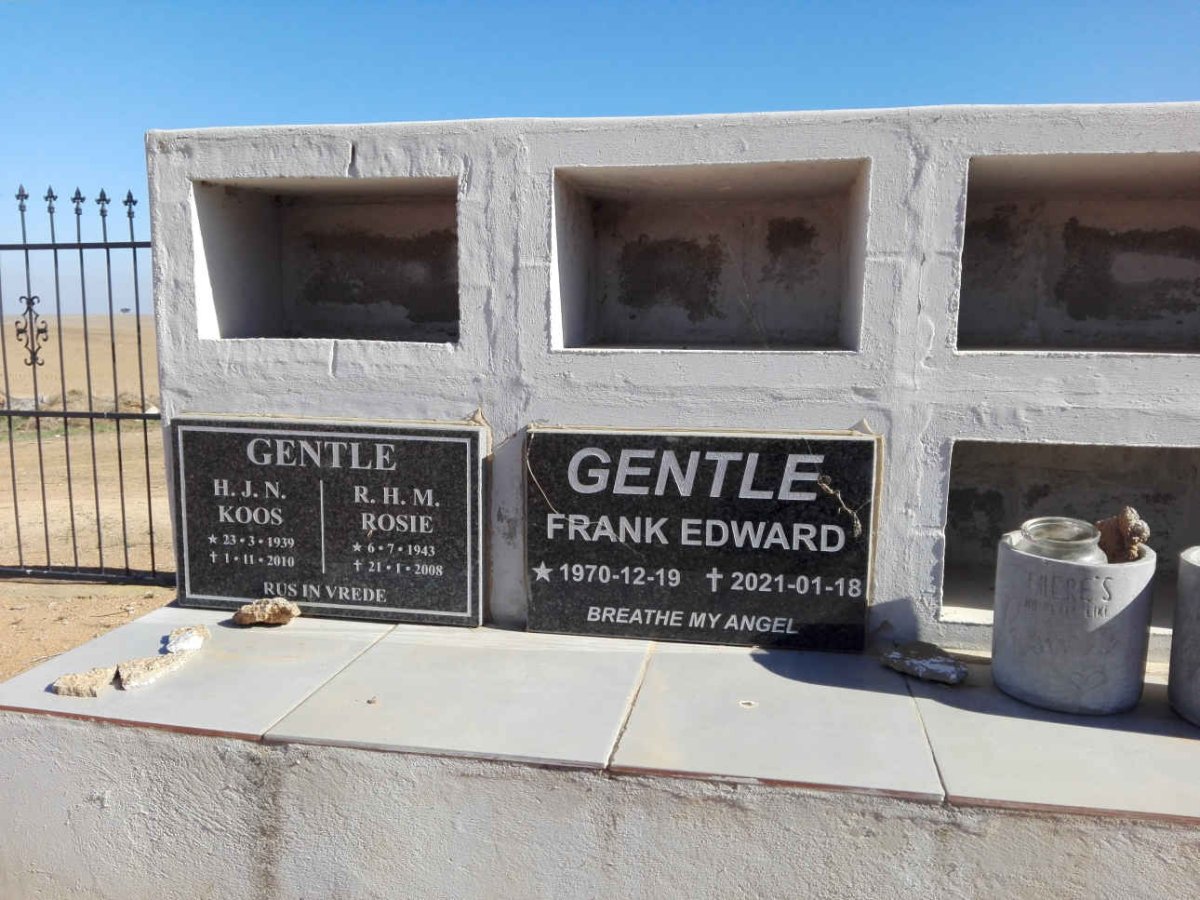 GENTLE H.J.N. Koos 1939-2010 & R.H.M. Rosie 1943-2008 :: GENTLE Frank Edward 1970-2021