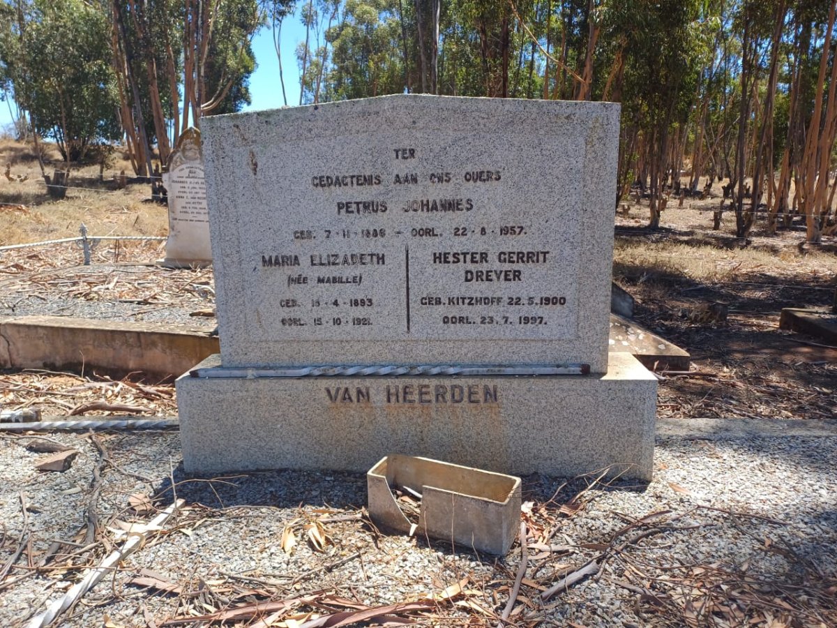 HEERDEN Petrus Johannes, van 1886-1957 & Maria Elizabeth MABILLE 1893-1921 :: DREYER Hester Gerrit nee KITZHOFF 1900-1997