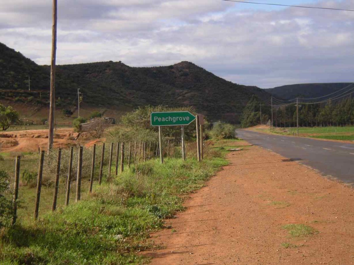 1. The turn off to Peach Grove on route R327