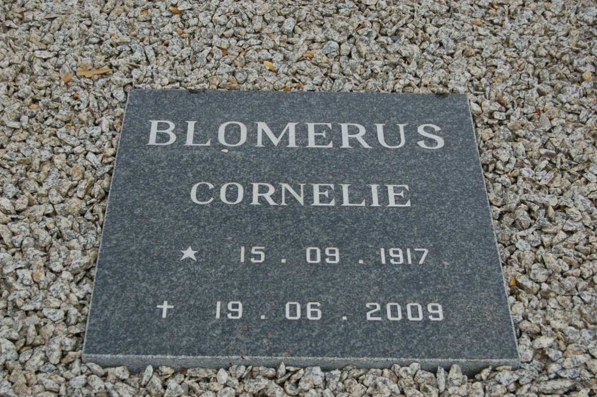 BLOMERUS Cornelie 1917-2009