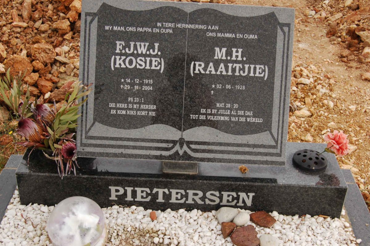 PIETERSEN F.J.W.J. 1915-2004 &amp; M.H 1928-