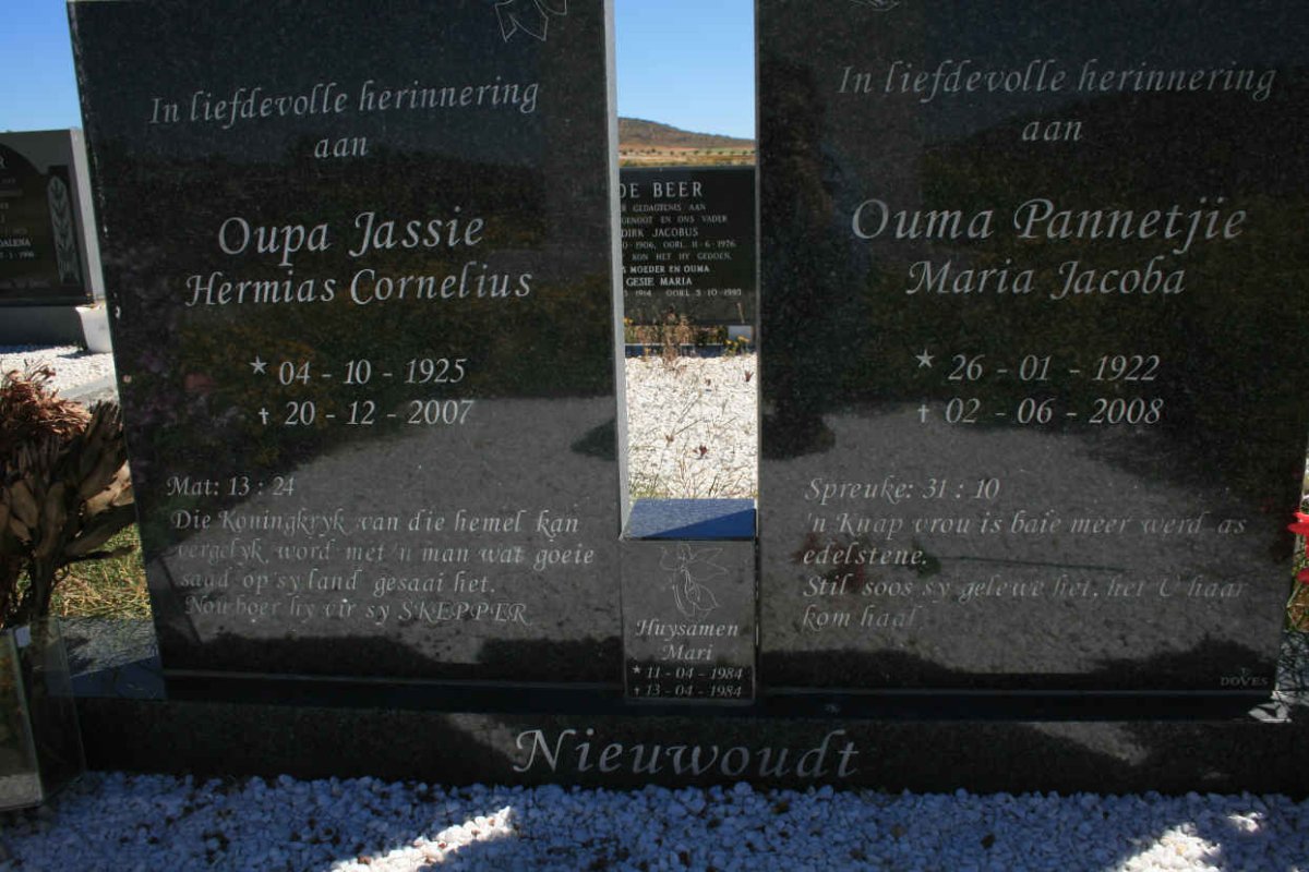 NIEUWOUDT Hermias Cornelius 1925-2007 &amp; Maria Jacoba 1922-2008
