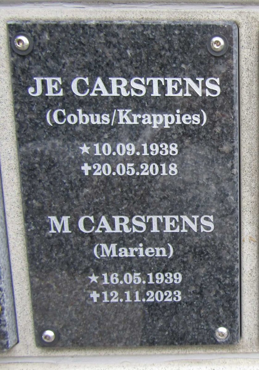 CARSTENS J.E. 1938-2018 & M. 1939-2023