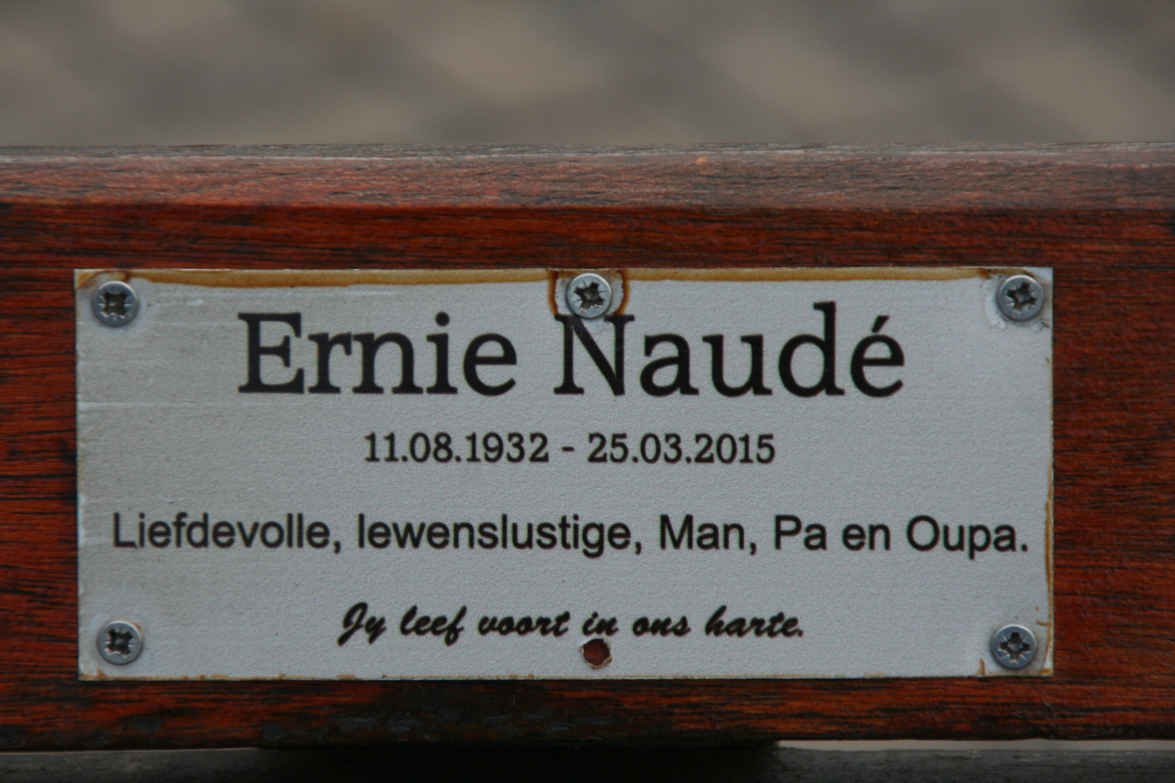 NAUDÉ Ernie 1932-2015