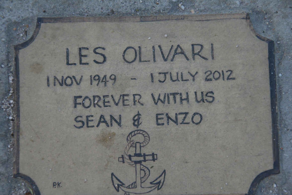 OLIVARI Les 1949-2012